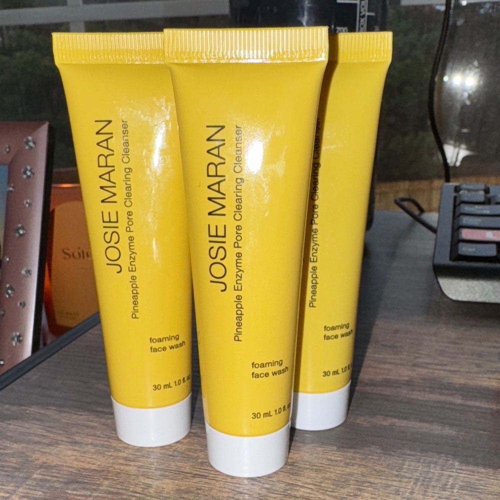 Josie Maran Pineapple 🍍 Enzyme Pore Clearing Cleanser Face Wash 3oz total sealed